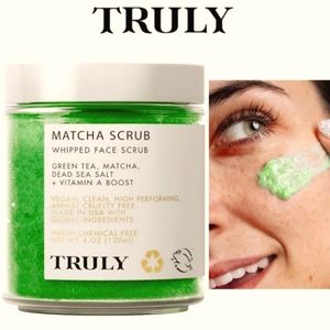🍃TRULY🍃 MATCHA SCRUB